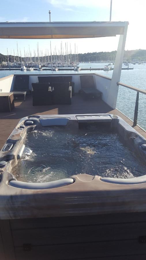 הוילה PUY Floating House - Arena 2 מראה חיצוני תמונה